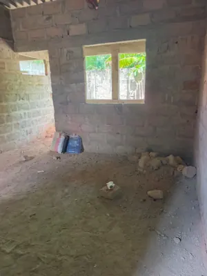 Maison inachevée 6 pièces en vente sur demi-lot à Aképédo avant péage – 14,5 millions FCFA — photo 4