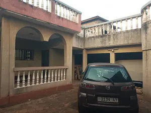Villa 4 chambres en vente au bord de la rue de 28 m à Agoè Lycée Mariane – à partir de 55 millions FCFA — photo 1