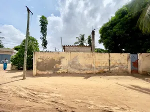 Maison en vente à Adidogomé Lampampa, angle de rue, à 500 m du goudron – 58 millions FCFA — photo 2