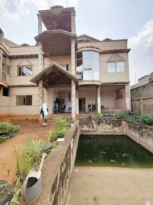 Villa 8 chambres à vendre à Attiégou, proche du goudron – 380 millions FCFA — photo 3