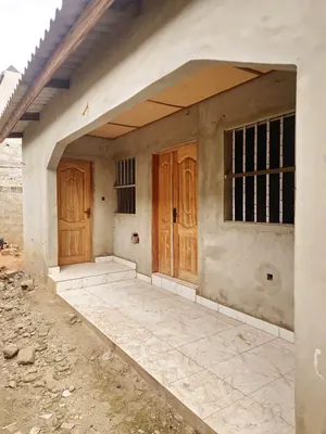Vente d'une villa inachevée à Sogbossito Catholique, 4 chambres + 2 appartements, 1 lot 600 m², titre foncier – 90 millions FCFA — photo 10