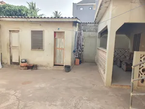 Vente d'une villa à Cococodji, 5 chambres, R+2, avec piscine, sur 340 m² – 170 000 000 FCFA (sans les meubles) — photo 10