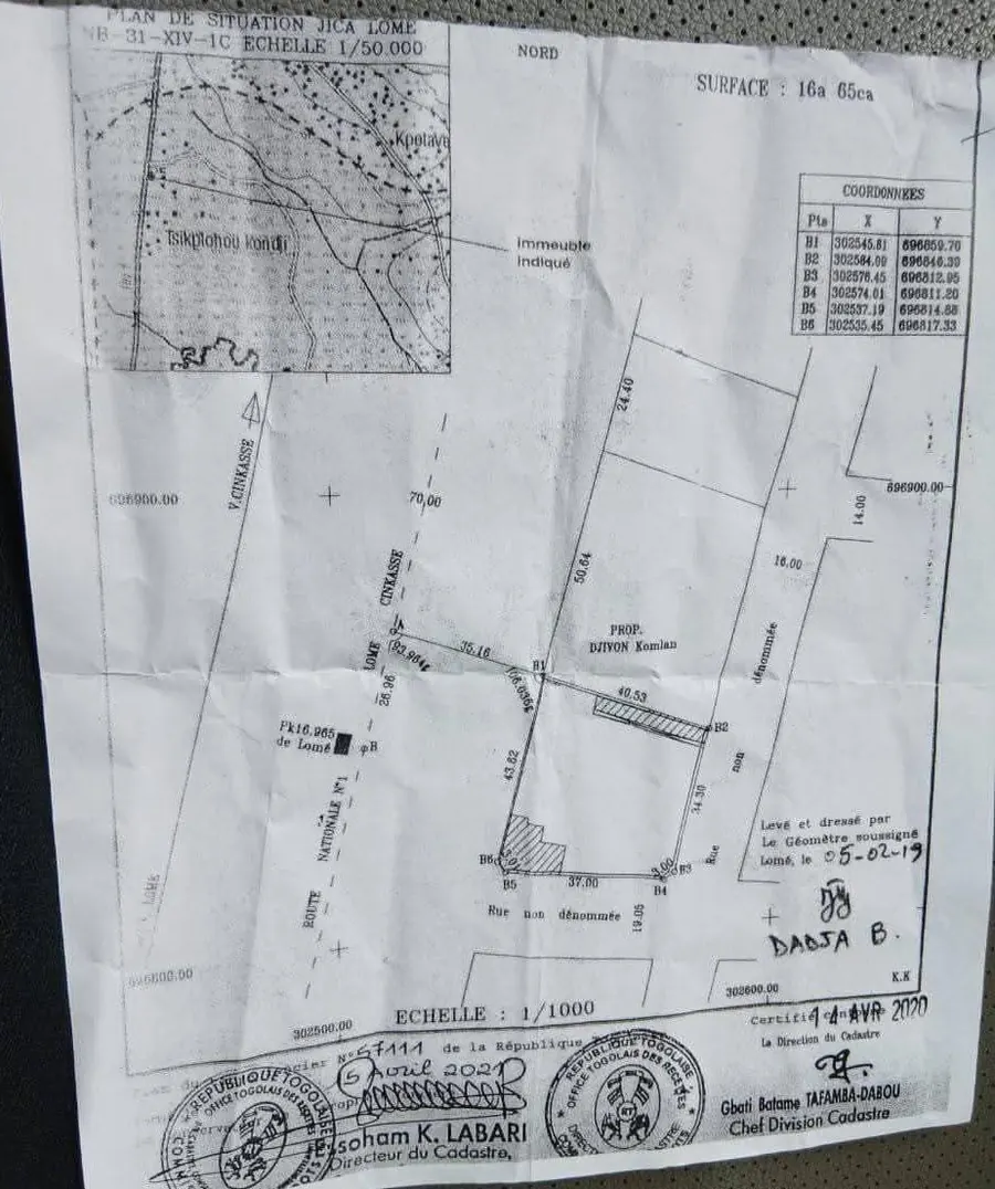 Terrain 1665 m² en vente au bord du goudron à Adetikopé – 90 millions FCFA
