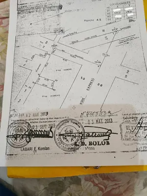 Terrain demi-lot en vente à Agoe Telessou Logopé – 12 000 000 FCFA