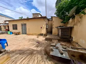 Maison 2 chambres sur 3/4 de lot en vente à Agoè – 40 millions FCFA à débattre — photo 4