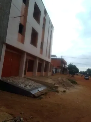 Immeuble commercial et résidentiel en vente en bordure de grande voie à Totsi Gblinkomé – 122 millions FCFA — photo 4