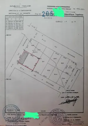 École R+1 non opérationnelle en vente sur 2 lots en angle de rue à Hédzranawoé – 200 millions FCFA — photo 2