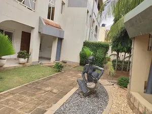 Villa 7 pièces à vendre à Agoè Carrefour Bleu – 200 millions FCFA — photo 2