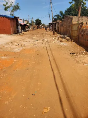Vente d'un terrain à Agoè Assiyeye, 1 lot (667 m²), semi-clôturé avec fondation, proche de la nationale N1 – à partir de 35 millions FCFA — photo 5