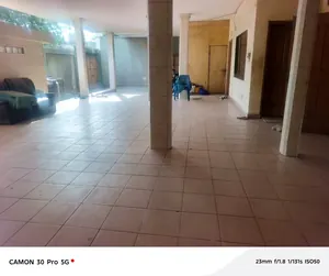 Immeuble commercial R+2 de 18 chambres à vendre à Amoutiévé – 350 millions FCFA — photo 5