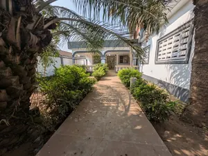 Villa 5 pièces à vendre à Avédji Wessomé, proche du goudron – 72 millions FCFA — photo 2