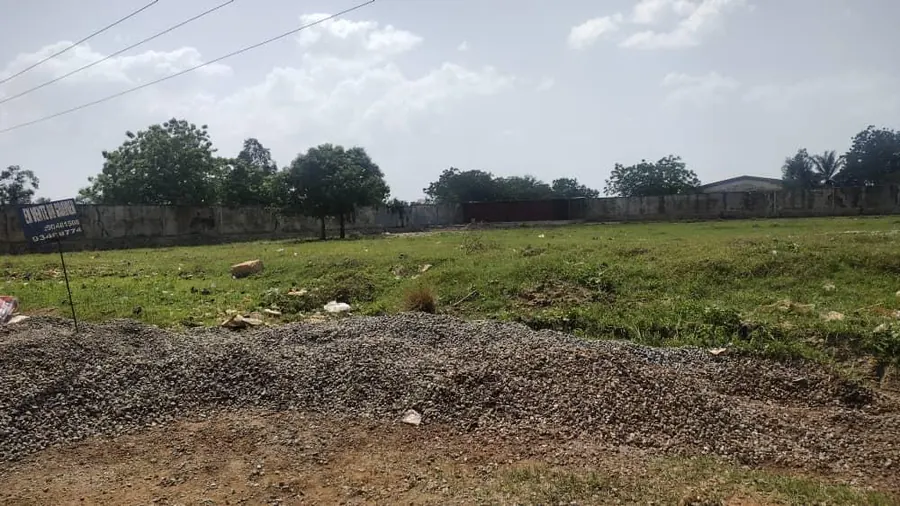 Terrain 8 lots à vendre à Agoè Togo-Brique – prix à partir de 40 millions FCFA le lot