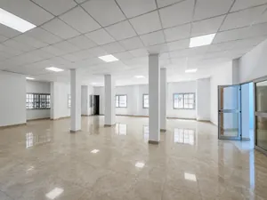 Immeuble R+5 en location à Assivito – 8 000 à 10 000 FCFA/m² — photo 4