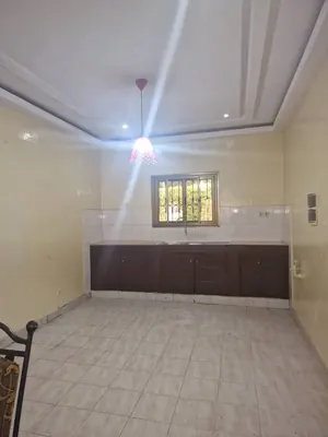 Location d'une villa basse à Forever, 4 chambres, avec jardin et dépendances – 500 000 FCFA négociable — photo 6