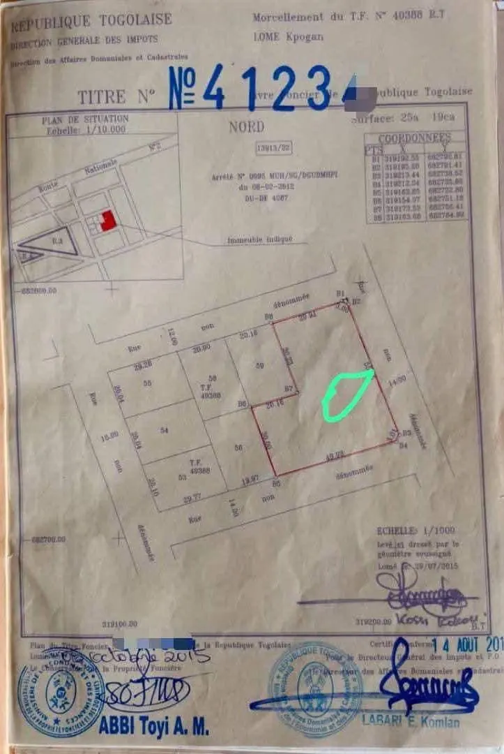 Terrain 4 lots et quart à vendre à Kpogan côté plage – 20 millions FCFA le lot