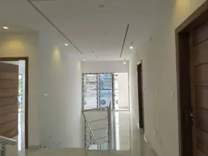 Villa duplex 5 chambres à louer avec piscine à Agbalepedo – 1 500 000 FCFA — photo 4