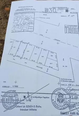 Terrain de 801 m² en vente à Attiégou Yayrakome – 130 millions FCFA