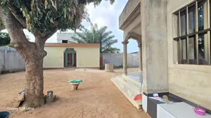 Villa 4 chambres en vente à Zanguera Klemé – 65 millions FCFA