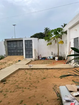 Villa 2 chambres avec dépendance et boutique en vente au bord du goudron à Agbodrafo – 25 000 000 FCFA à débattre — photo 2