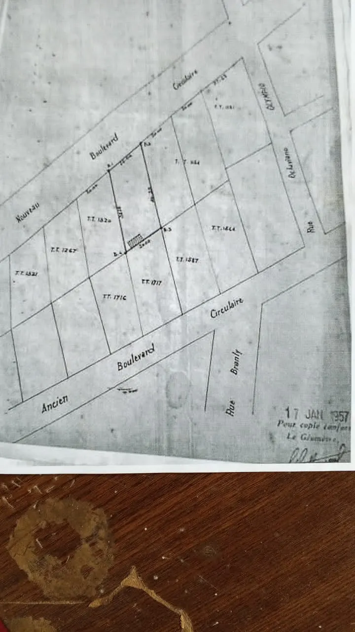 Terrain 1 lot en vente en bord du boulevard circulaire à Nyékonakpoè – 370 millions FCFA