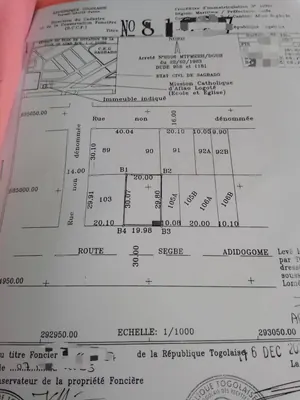 Vente d'un terrain à Adidogomé Sagbado Logoté, 1 lot, clôturé, bord du goudron – 70 millions FCFA à revoir