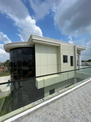 Villa 13 chambres 1000 m² en vente à Calavi – 650 millions FCFA