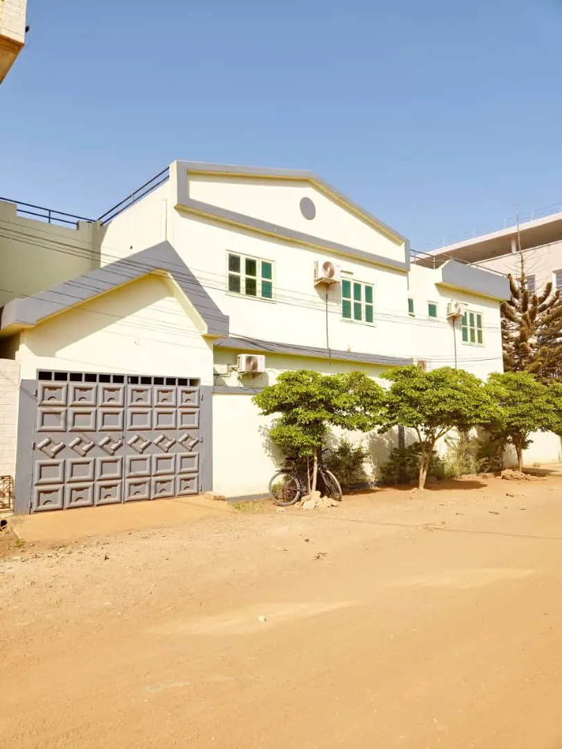 Vente d'une villa duplex à Hédjranawoé, en angle de rue, titre foncier personnel – à partir de 250 millions FCFA