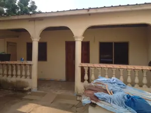 Maison 2 chambres à vendre sur demi-lot à Agoe Ahonkpe/Belgique – 15 millions FCFA — photo 3