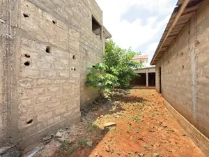 Vente d'une villa à Lankouvi, R+1, 5 chambres, inachevée, sur 1 lot – 60 millions FCFA à débattre — photo 10