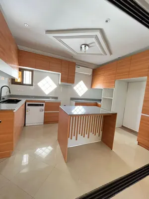 Villa basse avec piscine en location à la Caisse – 4 chambres – 2 millions FCFA/mois — photo 2