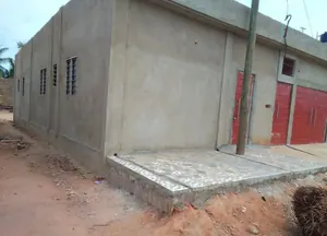 Vente d'une villa à Avedji, près du Catholique Fatima, 2 pièces + boutique + garage, 128 m², tampon OTR – 18 millions FCFA — photo 2