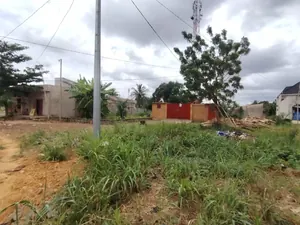 Vente d'un terrain à Zossimé, demi-lot entre Zossimé et Amarenta, proche du Rond-Point Zossimé – 10 millions FCFA — photo 6