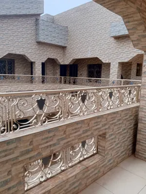 Villa duplex 7 chambres 300 m² en vente à Agoè Sogbossito – 75 millions FCFA — photo 2