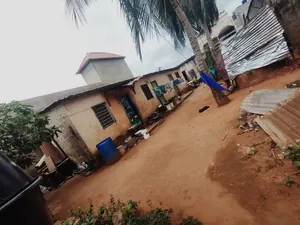 Maison 6 pièces à vendre à Sagbado Logoter Marché – 8,5 millions FCFA — photo 5