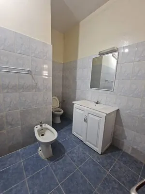 Location d'une villa basse à Forever, 4 chambres, avec jardin et dépendances – 500 000 FCFA négociable — photo 2