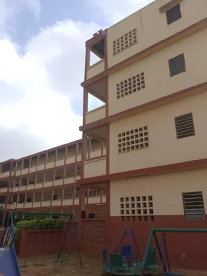 Immeuble scolaire R+3 en vente à Adidogomé – 1,3 milliards FCFA — photo 3