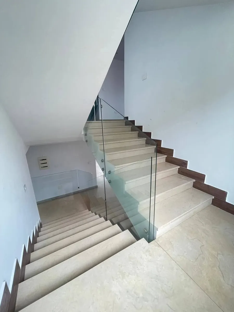 Villa duplex 5 chambres à louer à la Cité Oua – 3 500 000 FCFA