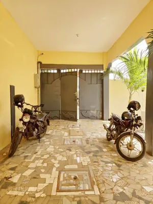 Villa 2 chambres de 300 m² en vente à Adidogomé Apédokoe – 45 millions FCFA — photo 3