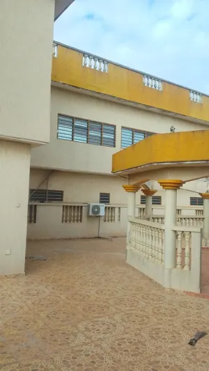 Hôtel opérationnel sur 2 lots à vendre à Agoè Assiyéyé Fiovi – 300 millions FCFA à débattre — photo 9