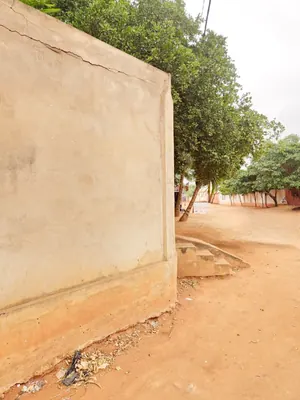 Vente d'une villa à Agoè CCL, R+1, 2 lots en angle de rues, à 40 m du Boulevard CEDEAO – 150 millions FCFA — photo 3