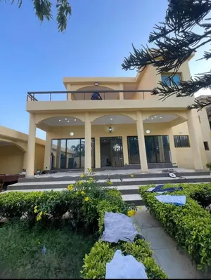 Villa duplex 9 chambres 714 m² avec jardin en vente à Hedzranawoé – 185 millions FCFA