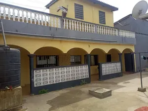 Villa 12 chambres 600 m² en vente à Agoè Togblékopé – 65 millions FCFA — photo 1