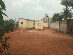 Terrain demi-lot clôturé bâti d'une chambre salon en vente à Adidogomé Kohé – 14 millions FCFA — photo 5