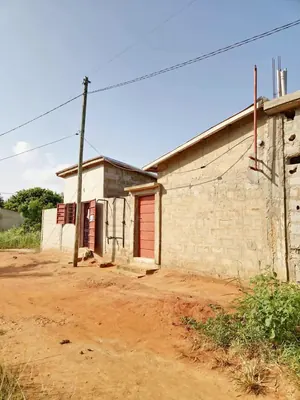 Maison 3 chambres de 390 m² en vente à Apessito La Paix – 25 millions FCFA — photo 1