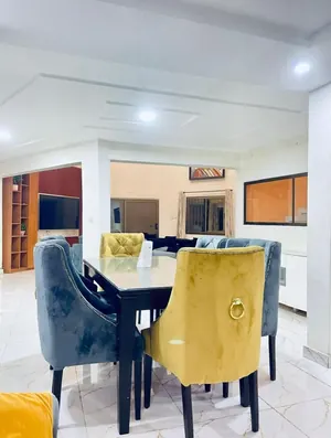 Villa duplex 5 chambres à louer à Tokoin Nukafu, proche de l'aéroport – 500 000 FCFA/mois