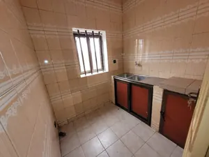 Location d'un appartement à Agoè Nanegbé, 1 pièce (chambre salon), à l'étage avec balcon – 40 000 FCFA/mois — photo 3
