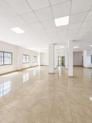 Immeuble R+5 en location à Assivito – 8 000 à 10 000 FCFA/m² — photo 3