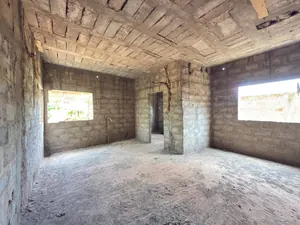 Vente d'une villa à Lankouvi, R+1, 5 chambres, inachevée, sur 1 lot – 60 millions FCFA à débattre — photo 5