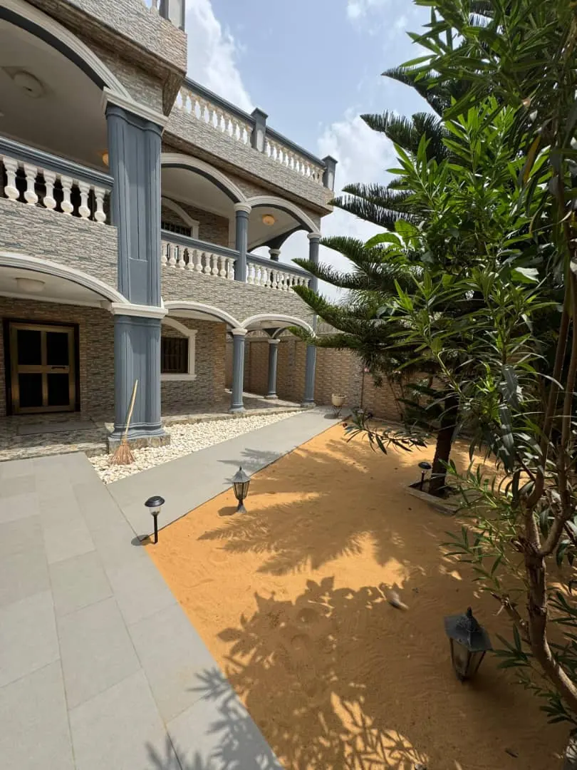 Villa 5 chambres en vente à Sogbossito Camp FIR – 300 millions FCFA
