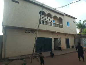 Villa R+1 5 chambres 150 m² avec boutique en vente à Adidogomé Assiyéyé IPG – 25 millions FCFA — photo 4